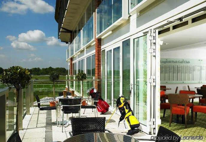 Lingfield Park Marriott Hotel & Country Club Екстер'єр фото